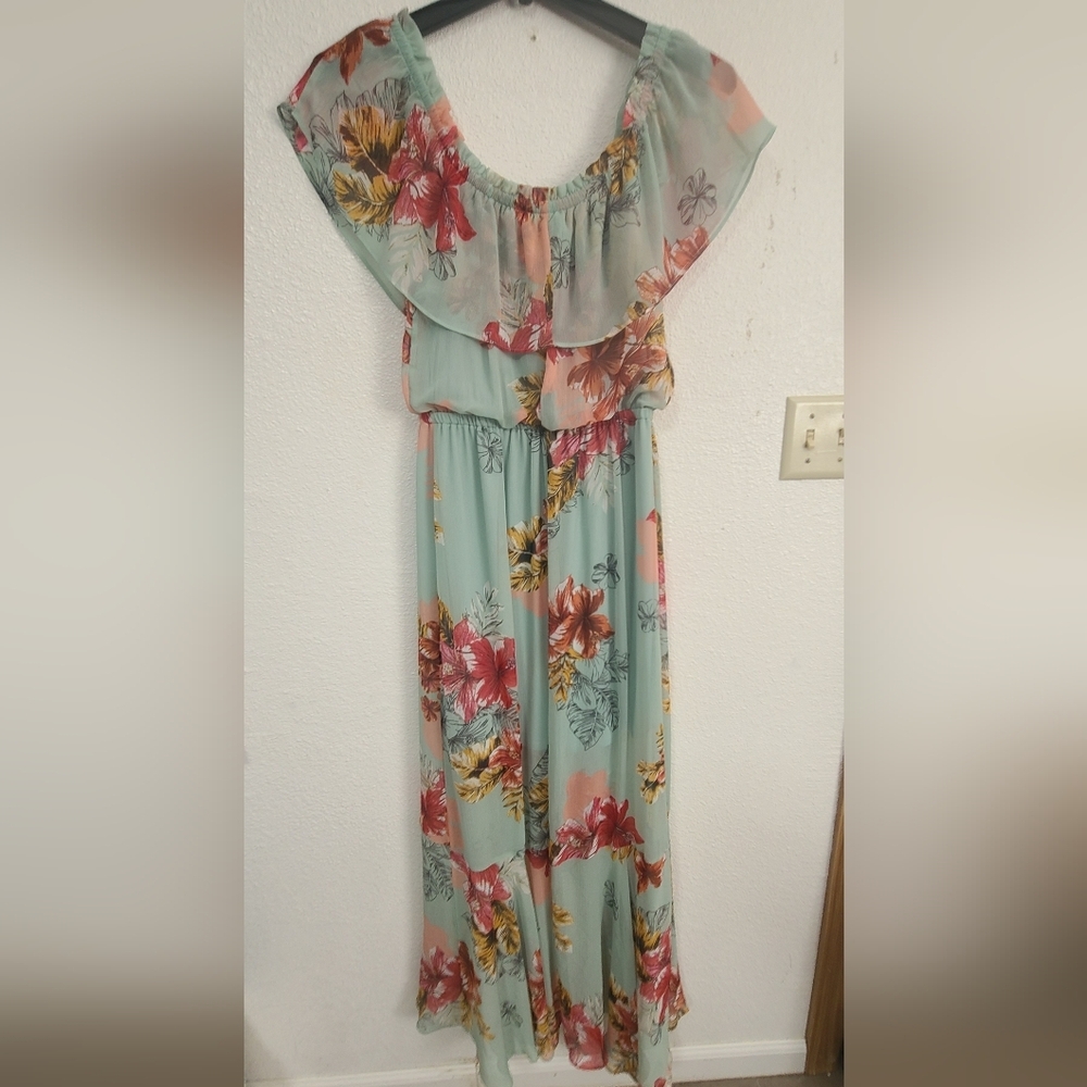Express Mint Green Floral Blouse with Ruffle Trim - Picture 7 of 8